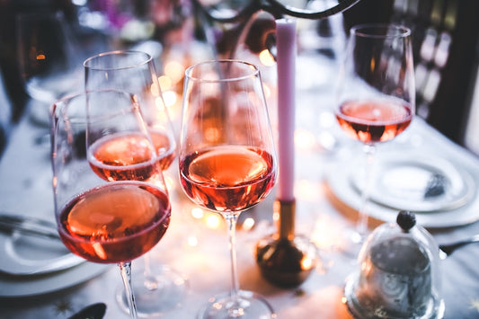 Vini rosati pugliesi: origine, caratteristiche e abbinamenti